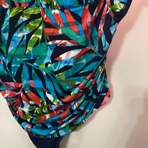 TRIMSHAPER ONE PIECE SWIMSUIT WO PLUS SIZE 30 VIVID PRINT SIDE RUSHING EUC CLEAN - Picture 14 of 14